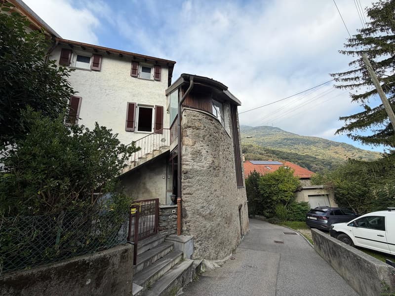 IN UNA ZONA TRANQUILLA E VERDE (1)