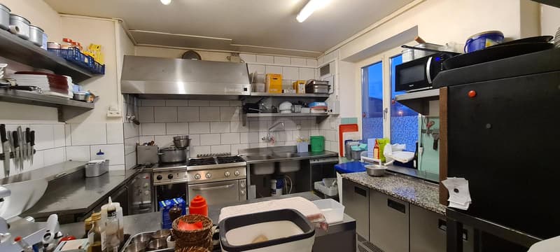 IDÉALEMENT SITUÉ, AVEC UNE CLIENTÈLE D'HABITUÉS (4)