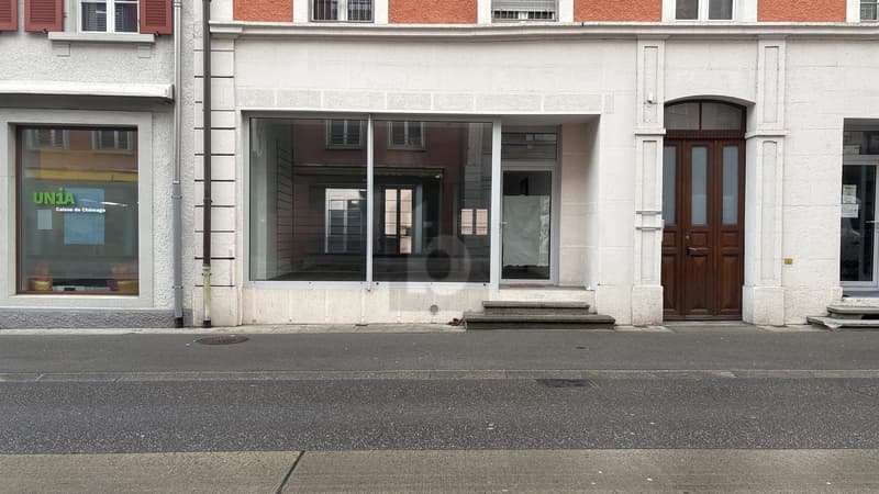 LOCAL OU FUTUR APPARTEMENT AU CENTRE-VILLE (4)