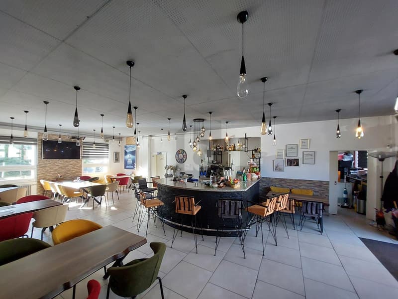 STILVOLL RENOVIERT MIT TERRASSE AN ZENTRALER LAGE! (3)