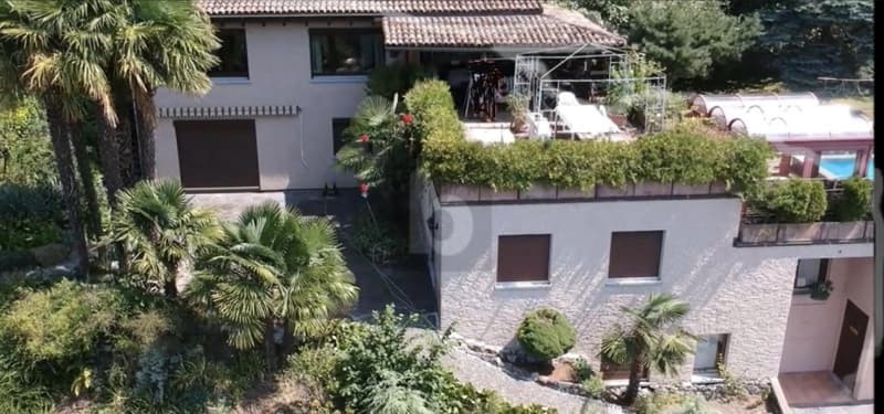 CON GIARDINO ,PISCINA E SAUNA (5)