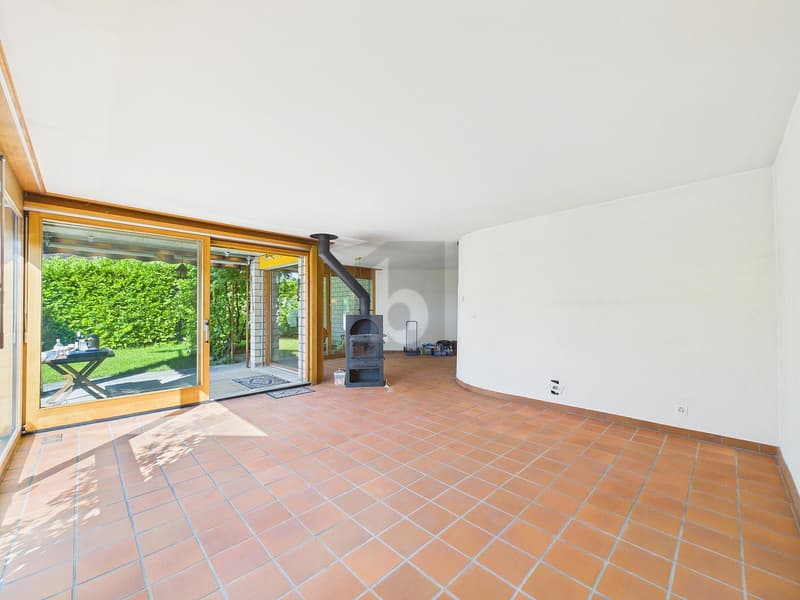FAMILIENFREUNDLICH MIT SONNIGEM GARTEN (2)
