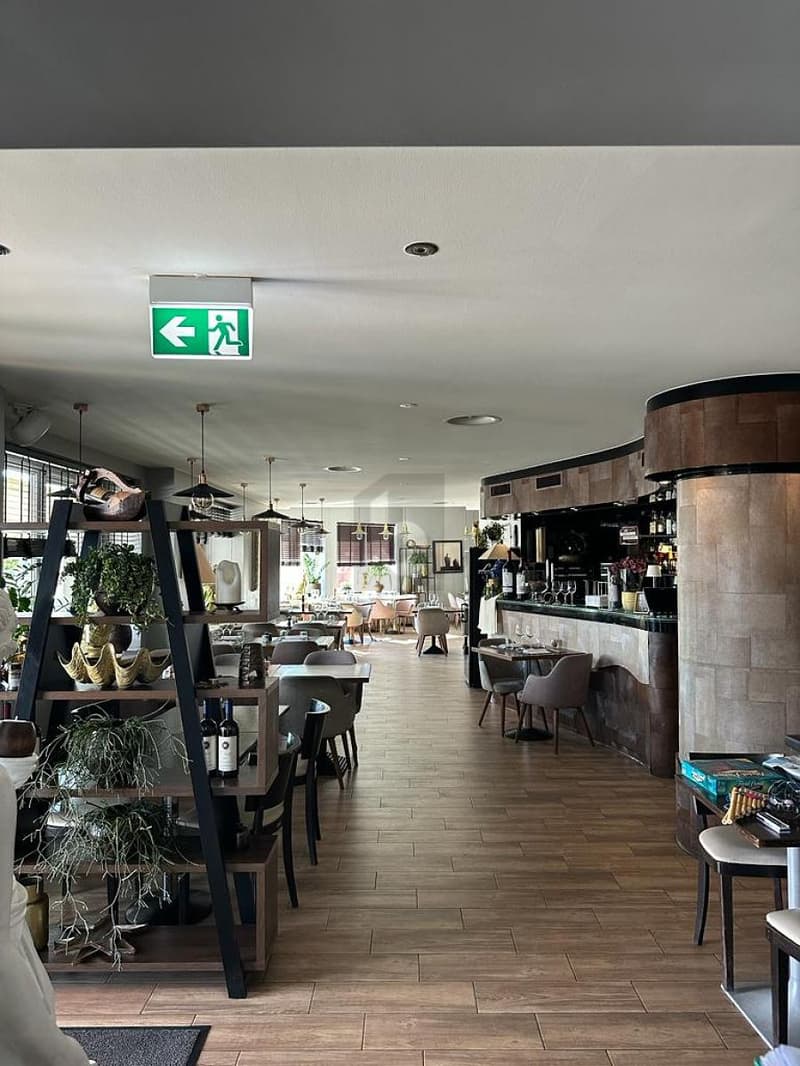 RESTAURANT AVEC FORTE ACTIVITÉ A REMETTRE (2)