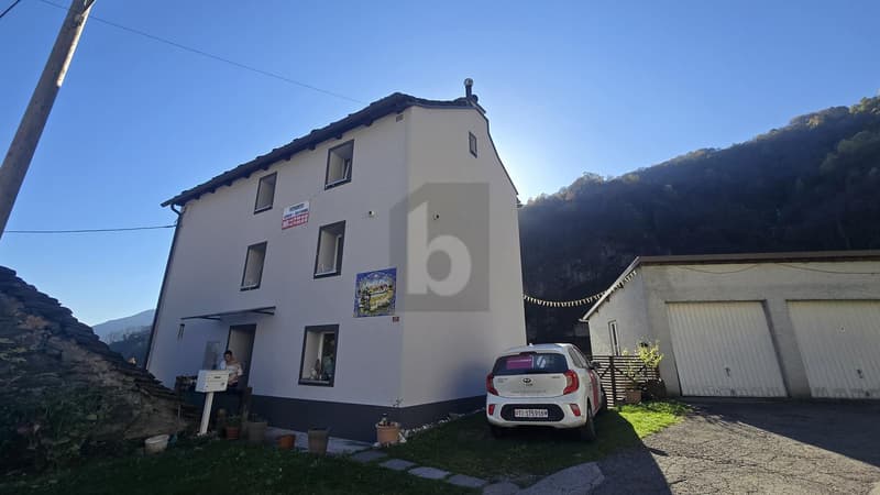 SPAZIOSA E SOLEGGIATA CON CON AMPIO TERRENO (1)