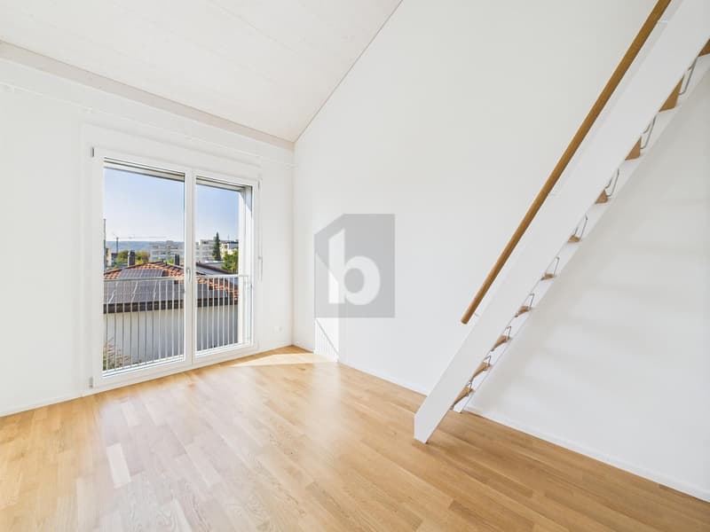 HOHE DECKEN MIT EIGENER GALERIE! (4)