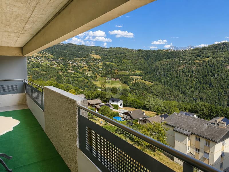 ATTIQUE AVEC BALCON ET GRENIER AMÉNAGEABLE (3)
