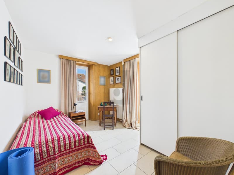 ÉLÉGANT LOGEMENT MEUBLÉ AU CHARME CONTEMPORAIN (4)