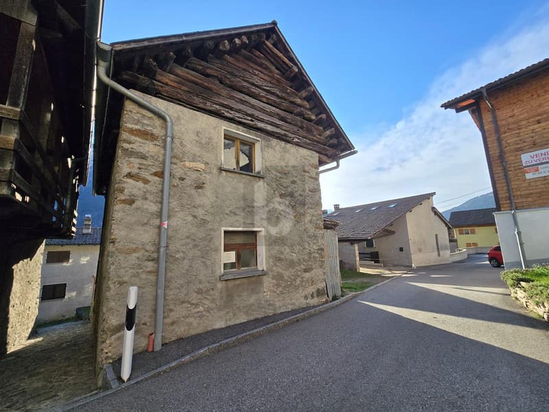 DA RISTRUTTURARE CON PROGETTO APPROVATO (3)