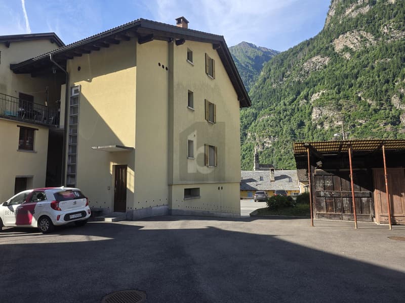 IN POSIZIONE CENTRALE E SOLEGGIATA (1)