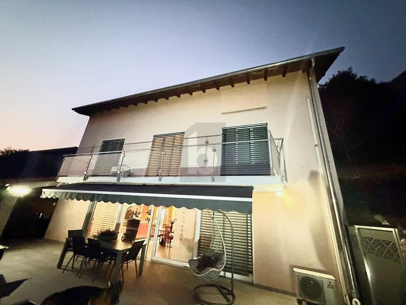 LUMINOSA,AMPIA CON PISCINA E 4 POSTI AUTO (1)
