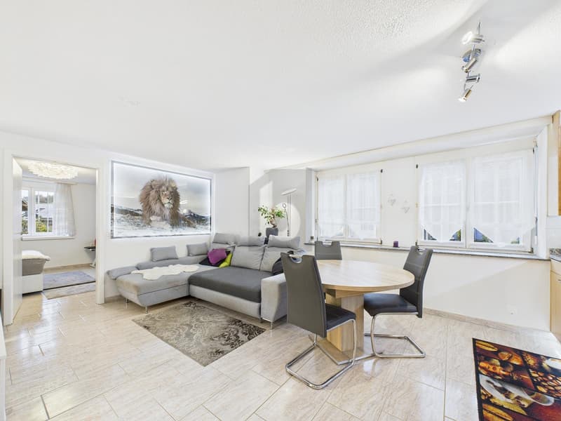 STILVOLL IN GRÜNER UMGEBUNG (1)