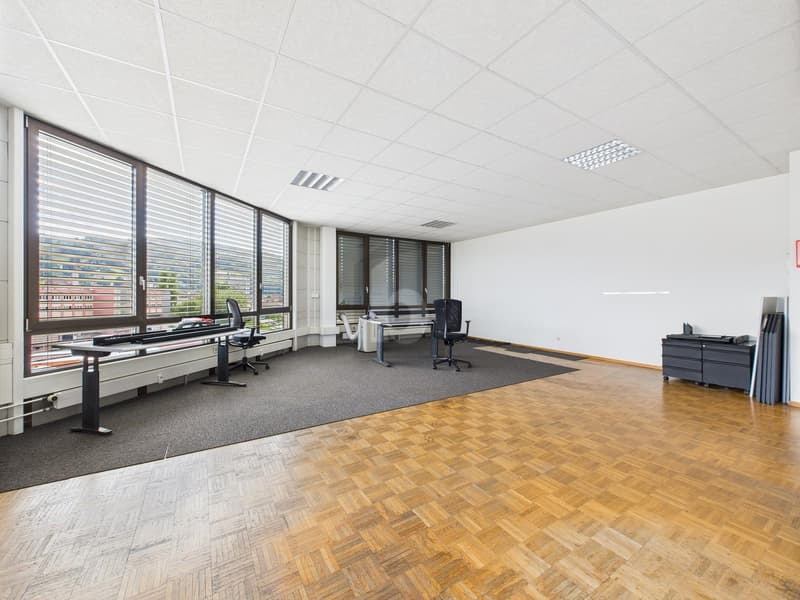 ATTRAKTIVE GESCHÄFTSLAGE IM ZENTRUM (4)