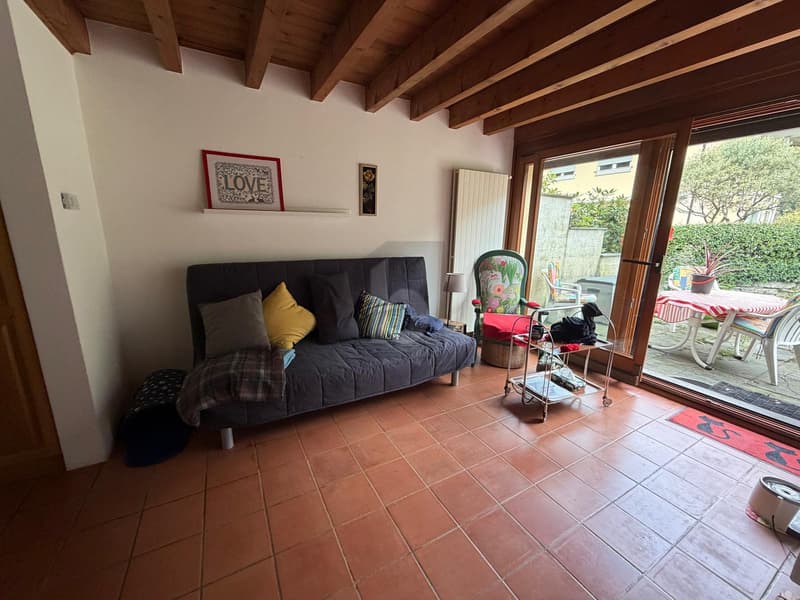 SU DUE PIANI CON CORTILE ANCHE SECONDARIA (3)