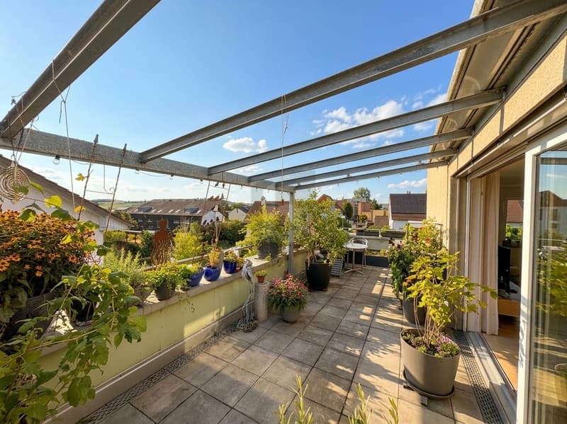 LICHTDURCHFLUTETES ZUHAUSE MIT GROSSEM BALKON (1)