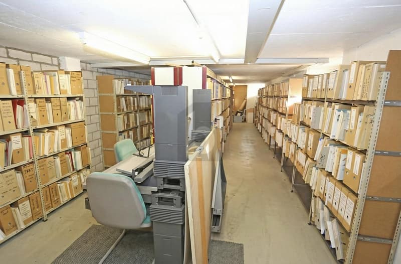ARBEITSFLÄCHE AN ZENTRALER LAGE (4)