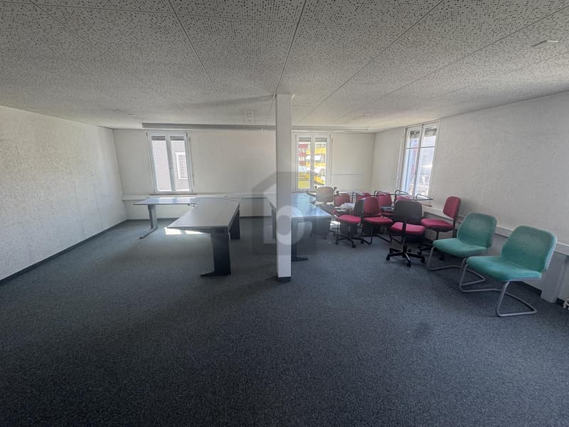ARBEITSFLÄCHE AN ZENTRALER LAGE (1)