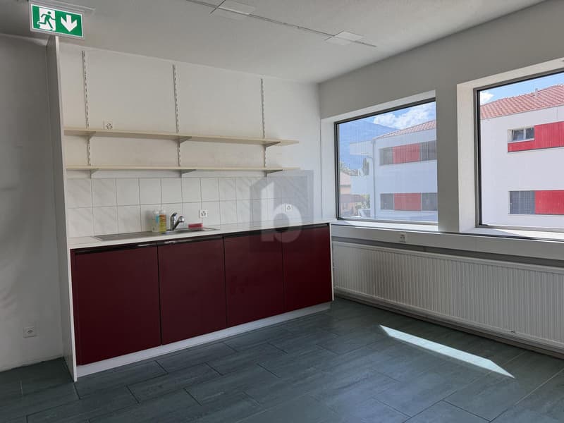 EMPLACEMENT STRATÉGIQUE ET ESPACES MODULABLES (2)
