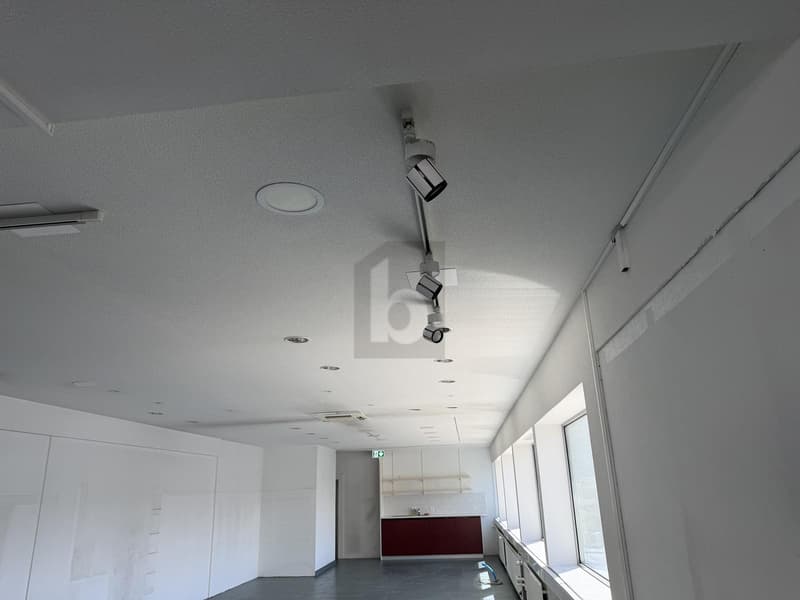 EMPLACEMENT STRATÉGIQUE ET ESPACES MODULABLES (4)