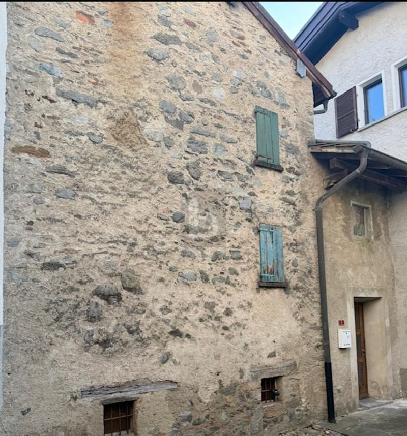 AMPIO RUSTICO CON GRANDE POTENZIALE (1)