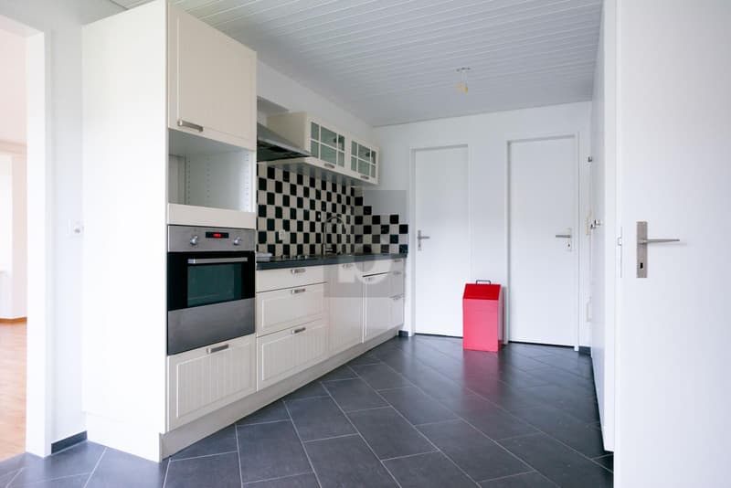 ZENTRALE LAGE MIT VIEL PLATZ UND KOMFORT (3)