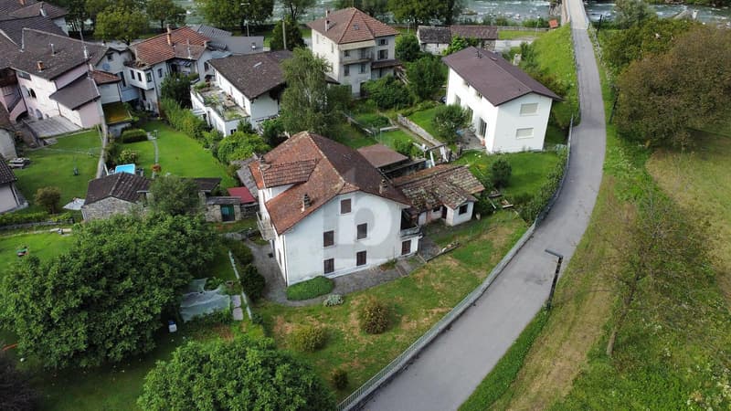 VECCHIA PROPRIETÀ TIPICA CON GRANDE CARATTERE (5)