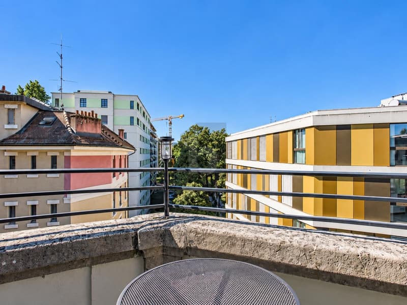 ATTIQUE AVEC BALCON À SERVETTE-CHARMILLES (2)
