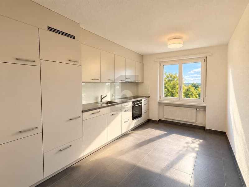 RENOVIERT UND MODERN AN ZENTRALER LAGE (2)
