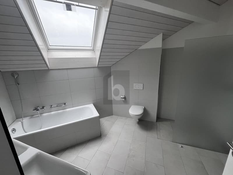 VIEL PLATZ, ZWEI BALKONE UND HERRLICHE WEITSICHT (5)