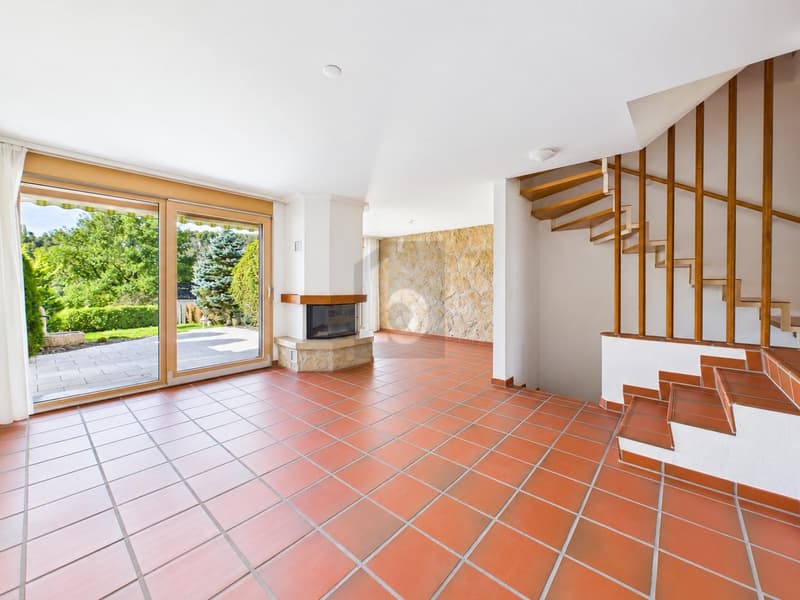 MIT CHARME, GARAGE UND EINEM GARTEN ZUM VERLIEBEN (2)