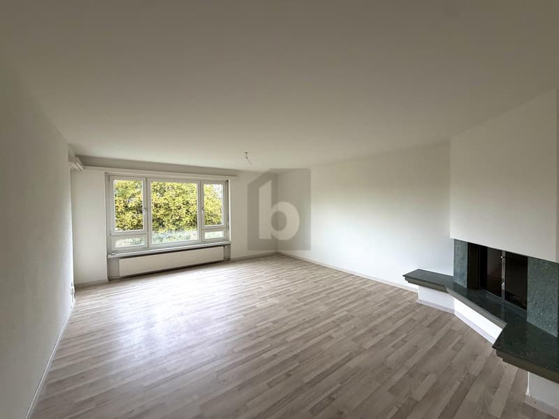 RUHIGE LAGE MIT SONNENBALKON UND SICHT INS GRÜNE (2)