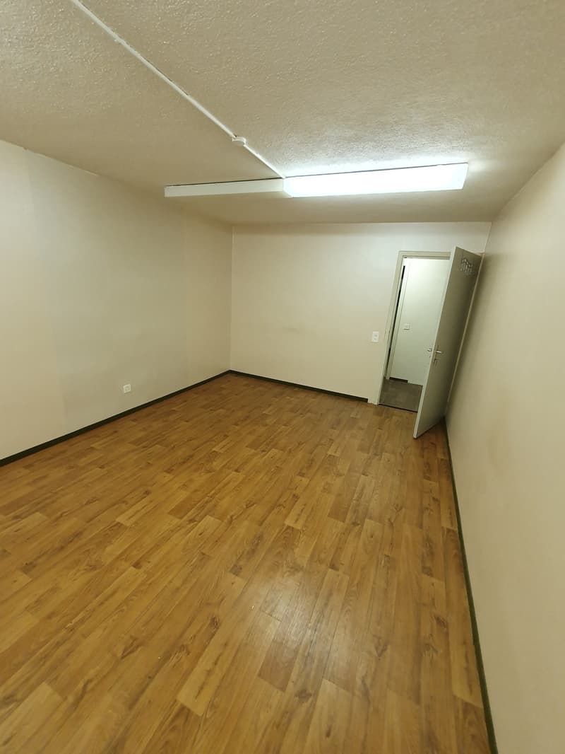 3 Bedroom Apartment in Good Location - Ideal for Handymen (7)