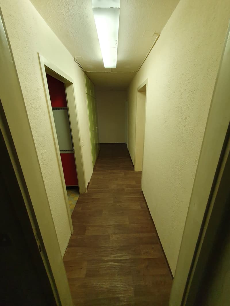3 Bedroom Apartment in Good Location - Ideal for Handymen (3)