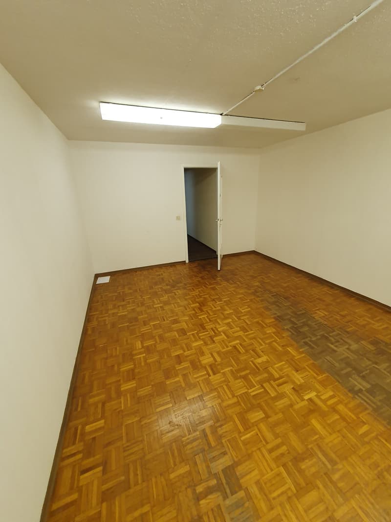 3 Bedroom Apartment in Good Location - Ideal for Handymen (5)