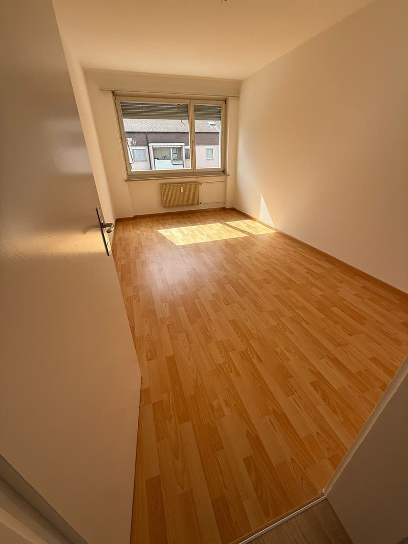Appartamento di 3 1/2 locali situato in zona tranquilla con balcone (4)