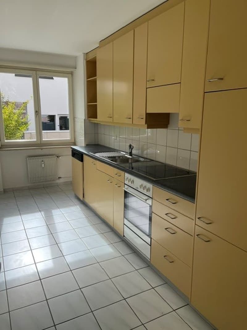 schöne und geräumige 2 Zimmer Wohnung (1)