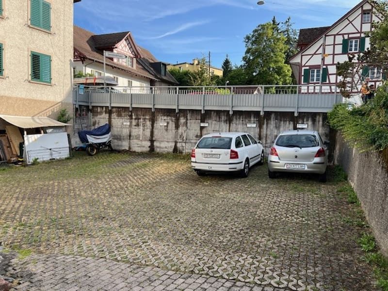 Aussenparkplatz zu vermieten (2)