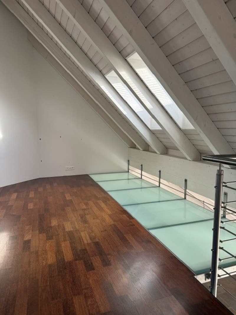 3 1/2-Zimmer-Maisonette-Wohnung mit traumhafter Weitsicht mitten im Golfparadies (20)