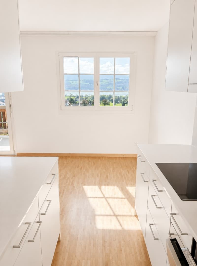 Charmante 3.5-Zimmer-Wohnung mit Panoramablick in Uetikon am See (4)