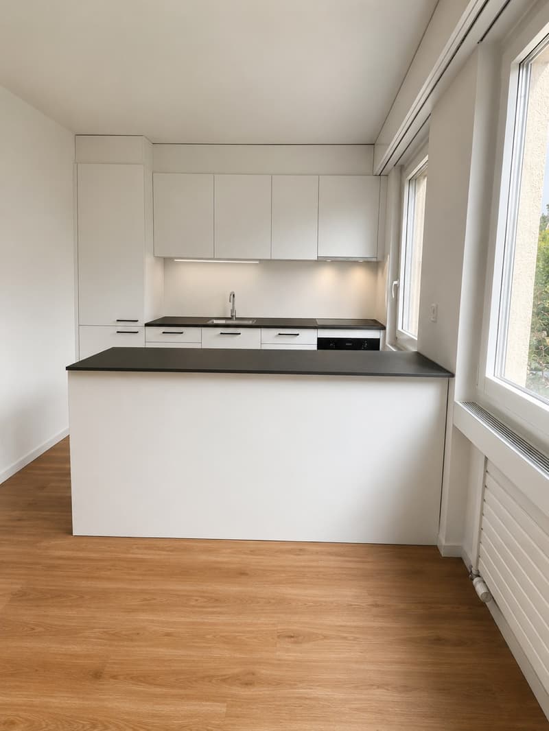 Frisch sanierte 2,5 Zimmerwohnung an zentraler Lage in Witikon (3)