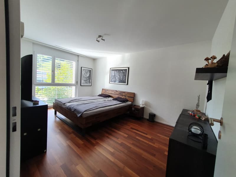 Moderne 3.5-Zimmer-Wohnung mit Traum-Aussicht (3)