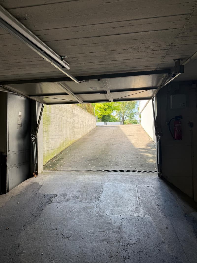 Tiefgaragenplatz in Zürich-Altstetten zu vermieten (2)