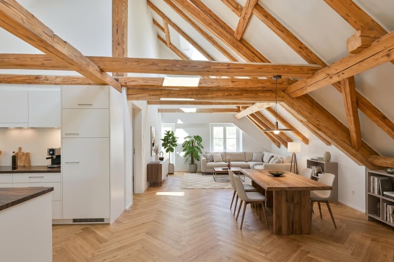 Grosszügige 3.5-Zimmer-Dachwohnung mit historischem Charme (3)