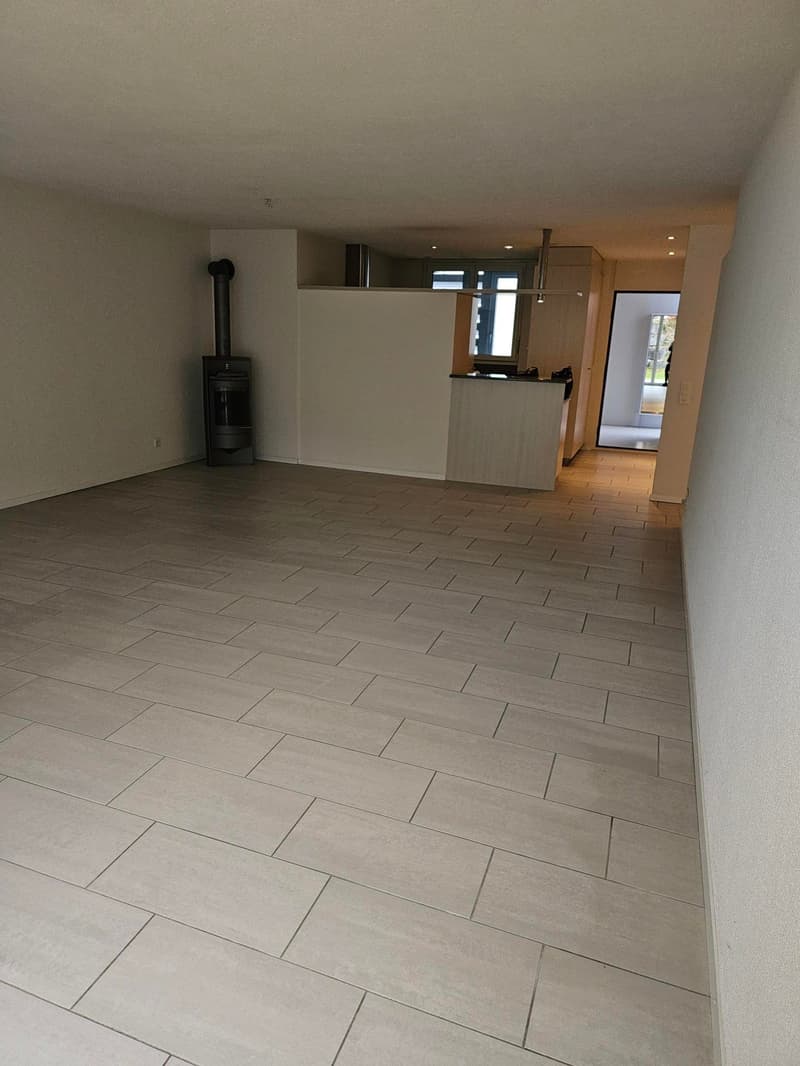 Helle 3.5-Zimmer-Wohnung mit Wintergarten und Gartensitzplatz in Gockhausen (3)