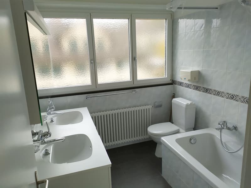 Charmante 4-Zimmer-Dachwohnung mit Seesicht in Küsnacht ZH (10)