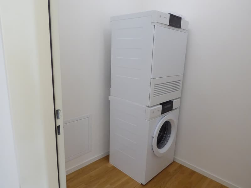Moderne 2.5-Zimmer-Terrassenwohnung mit Aussicht in Bonstetten (4)
