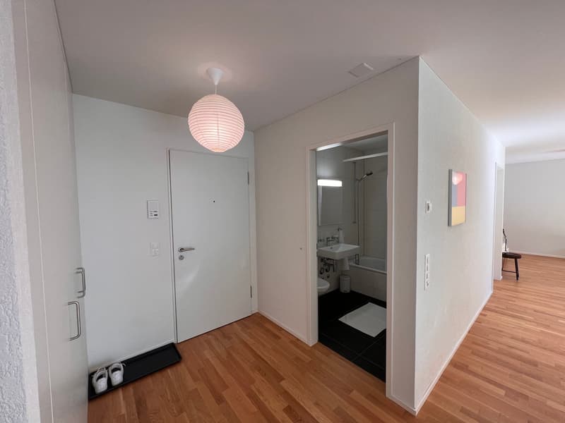 Moderne und helle Wohnung mit Gartensitzplatz (5)