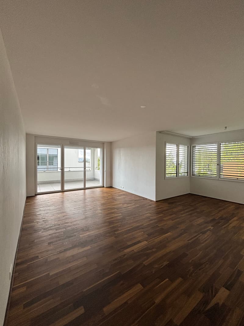 Helle 4.5-Zimmer-Wohnung mit Balkon an ruhiger Lage in Zürich 8044 (7)