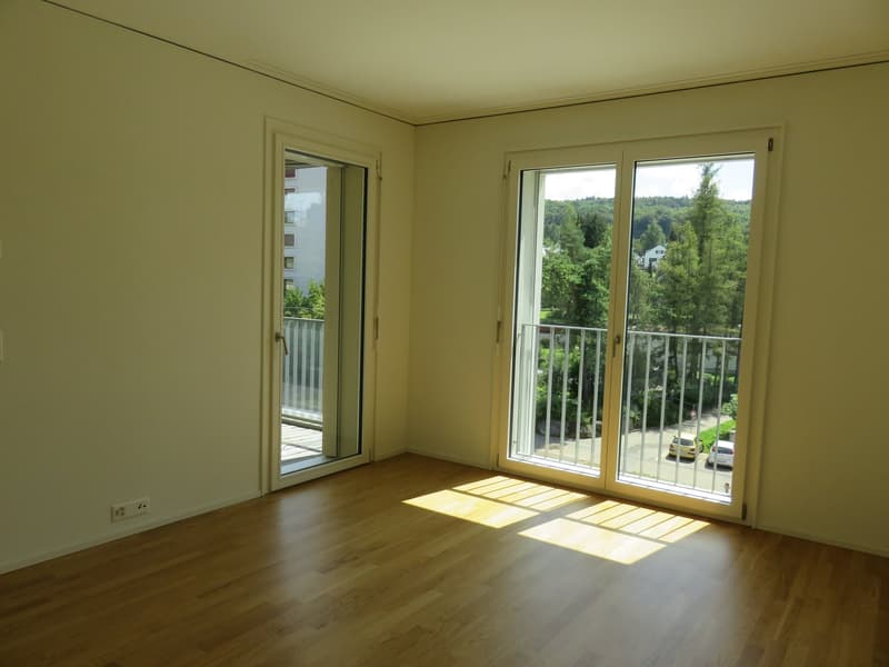 Schöne 3.5-Zimmer-Wohnung mit zwei Balkonen in familiärer Umgebung (6)