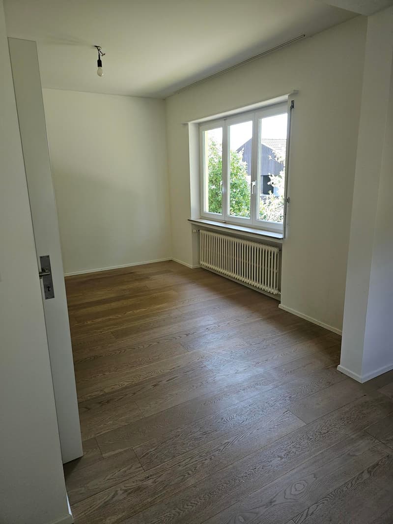 Befristet bis 30.09.2027 – Grosszügige 2.5-Zimmerwohnung mit Gartensitzplatz in Herrliberg (11)