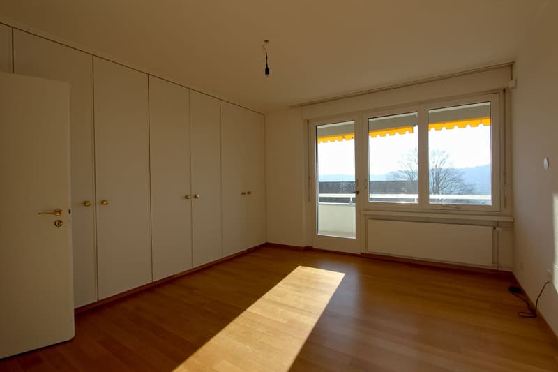 Grosszügige 5.5-Zimmer-Wohnung mit Panoramablick (4)